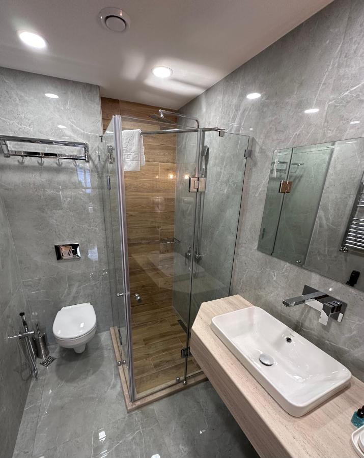 Hotel Embassy Тбилиси Екстериор снимка