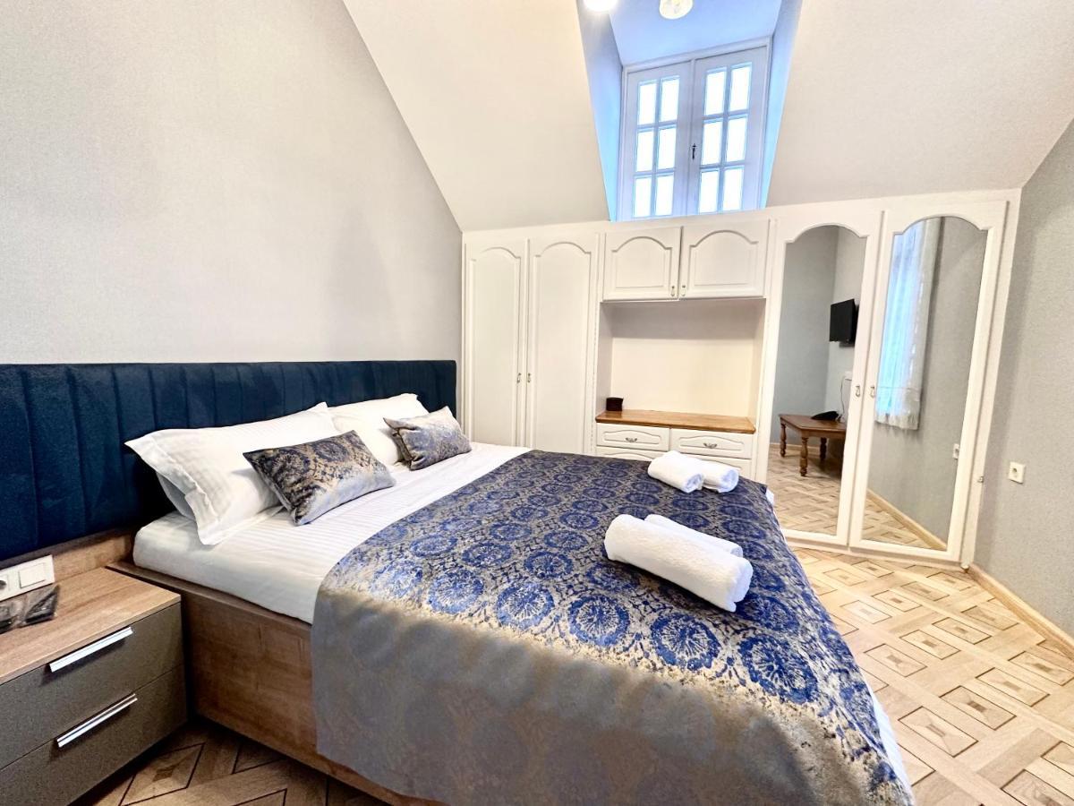 Hotel Embassy Тбилиси Екстериор снимка
