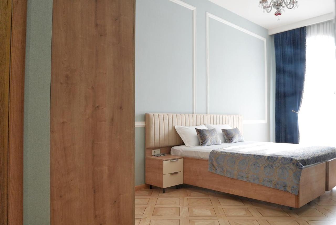 Hotel Embassy Тбилиси Екстериор снимка